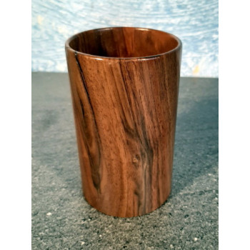 Tasse à thé en noyer
